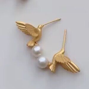 Vintage Hummingbird Pearl Gold Earrings
